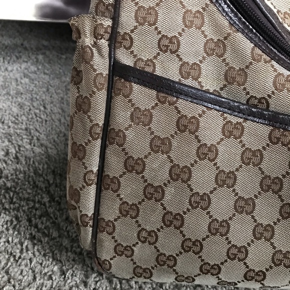 Authentic Gucci Travel Bag. - Picture 4 of 7